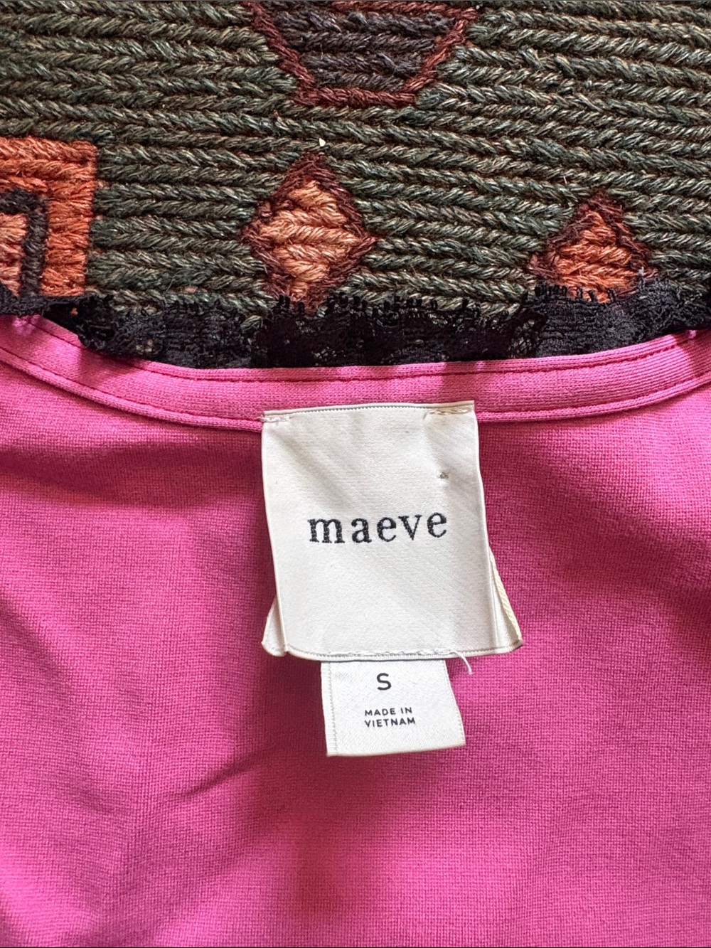 Maeve Raspberry Floral Button-Front Puff Sleeve Top - Picture 2 of 5